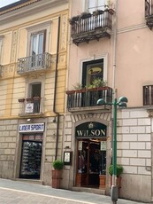 Monolocale in Corso garibaldi, Benevento, 1 bagno, 70 m², 1° piano