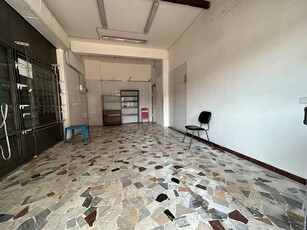 Negozio in Affitto a Napoli, 600€, 30 m²