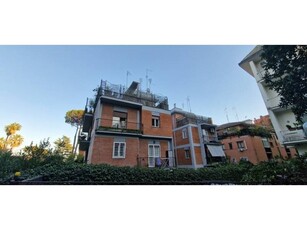 Quadrilocale in Vendita a Roma, zona Camilluccia, 495'000€, 145 m²