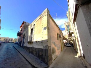 Quadrilocale in vendita in piazza san biagio 17, Acireale