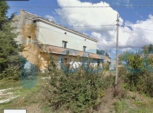 Rustico casale da ristrutturare, in vendita in Via Santa Lucia, Sant'eusanio Del Sangro