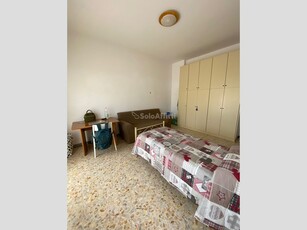 Stanza in Affitto a Siena, zona Acquacalda Petriccio Uncinello, 300€, 75 m², arredato