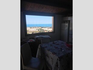 Trilocale in Affitto a Ragusa, 1'500€, 75 m², arredato