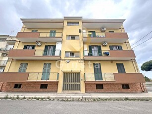 Trilocale in Vendita a Brindisi, zona Paradiso, 107'000€, 96 m²