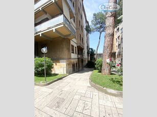 Trilocale in Vendita a Roma, zona EUR, 350'000€, 78 m²