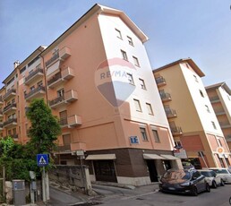 Trilocale in Via Strinella, L'Aquila, 1 bagno, 76 m², 2° piano