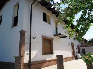Villa a Schiera in Vendita a Nizza Monferrato