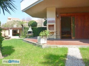 Villa arredata con terrazzo Fiumicino