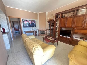 Villa in Vendita a Siracusa, zona Terrauzza, 135'000€, 85 m²