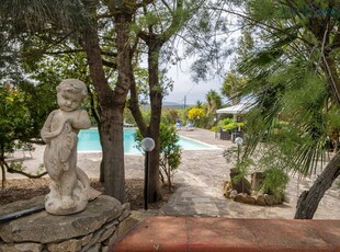 Villa Melograno con depandance, piscina esclusiva immersa nel verde