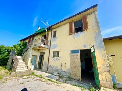 CASA INDIPENDENTE di 8 vani e di 194 mq (GROSSETO - ROSELLE) rif. CAM.43