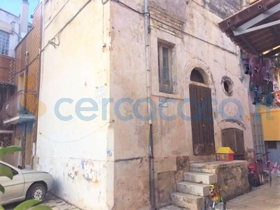 Casa singola da ristrutturare in vendita a Sannicandro Di Bari