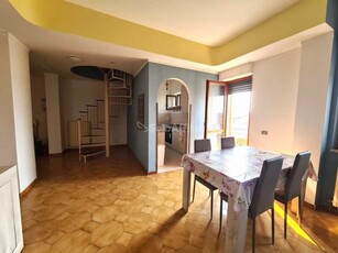 Appartamento in Affitto ad Catanzaro - 1400 Euro