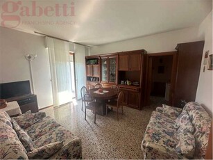 appartamento in Vendita a Erba - 110000 Euro