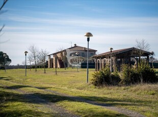 Azienda agricola in vendita a Castiglione Del Lago