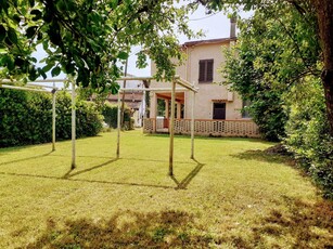 Casa indipendente con giardino, Pontedera oltrera