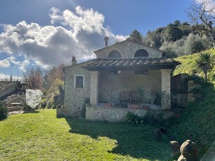 Casa indipendente in affitto a Volterra