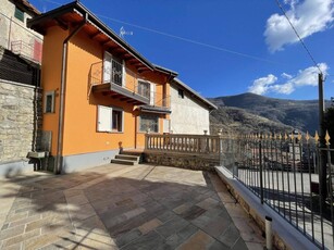 Casa indipendente in vendita a Adrara San Rocco