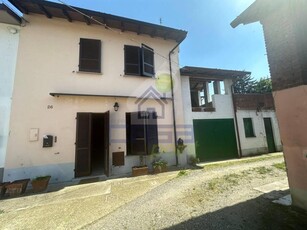 Casa indipendente in vendita a Chignolo Po