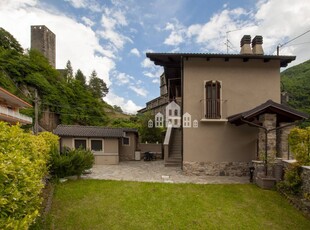 Casa indipendente in vendita a Pont-Canavese