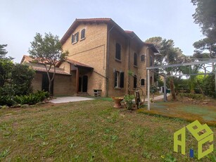Casa indipendente in vendita a Rosignano Marittimo