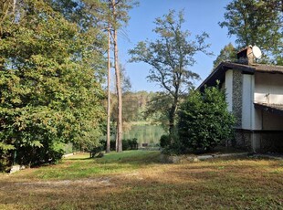 Casa indipendente in vendita a Varallo Pombia