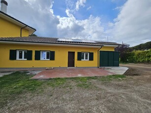 Casa semindipendente in Strada Palanzana, Viterbo, 4 locali, 2 bagni