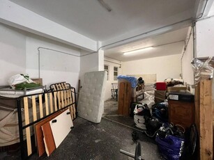 magazzino-laboratorio in vendita a Genova