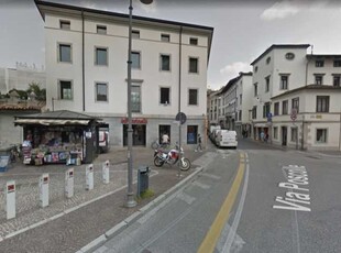 Negozio in Affitto a Udine - 8500 Euro al mese