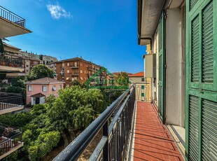 Quadrilocale da ristrutturare, Imperia oneglia centro