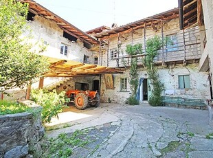 Rustico in vendita a Caprino Bergamasco