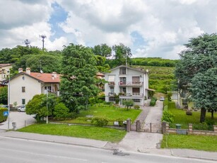 Terreno edificabile in vendita a Castelnuovo Del Garda