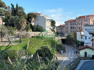 Trilocale da ristrutturare, Imperia oneglia centro