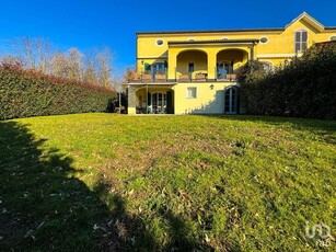 Villa Bifamiliare 13 locali di 500 m² in Bogogno