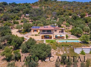 Villa con terrazzo a Olbia