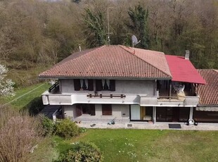 Villa in vendita a Invorio