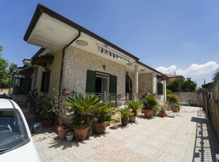 villa in vendita a Lusciano