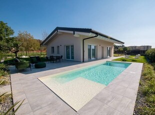 Villa in vendita a Puegnago Sul Garda