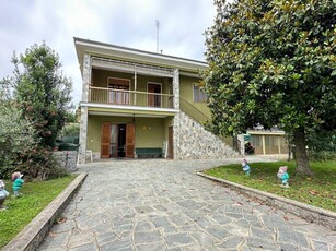 Villa in vendita a Trofarello