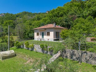 villa indipendente in vendita a Uscio