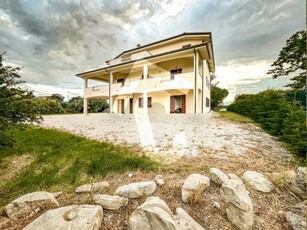 Villa Singola in Vendita ad Santa Maria Nuova - 275000 Euro