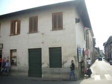 Bilocale in Via Cesare Battisti a Turate