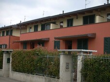 Villa a schiera in Via Cesare Battisti a Limido Comasco
