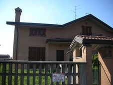 Villa a schiera in Via Peucher a Turate