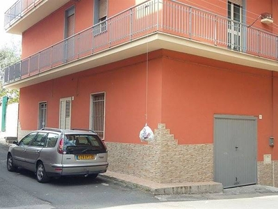 Casa semi indipendente in Via Cosenza a Lentini