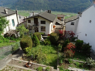 Quadrilocale da ristrutturare a Buglio in Monte