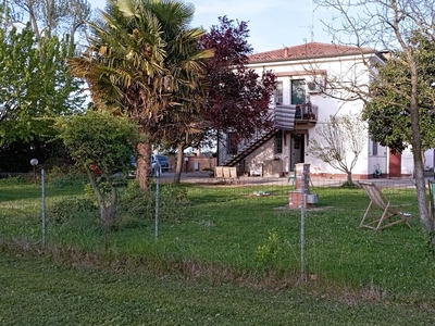 Villa con box doppio a Ferrara