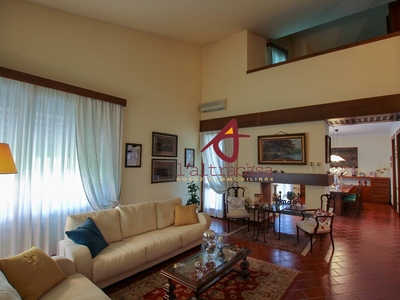Villa in vendita a Lamporecchio Pistoia