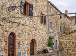 Quadrilocale Strada Provinciale Leccia e Lustignano, Castelnuovo di Val di Cecina