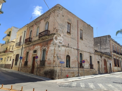 Stabile / Palazzo in vendita a Brindisi - Zona: Centro